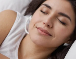 ¿Puede Ser Malo Dormir con Tapones para Oídos?