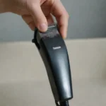 Cómo limpiar y desinfectar para mantener tus máquinas de corte de Pelo y Barba como nuevas